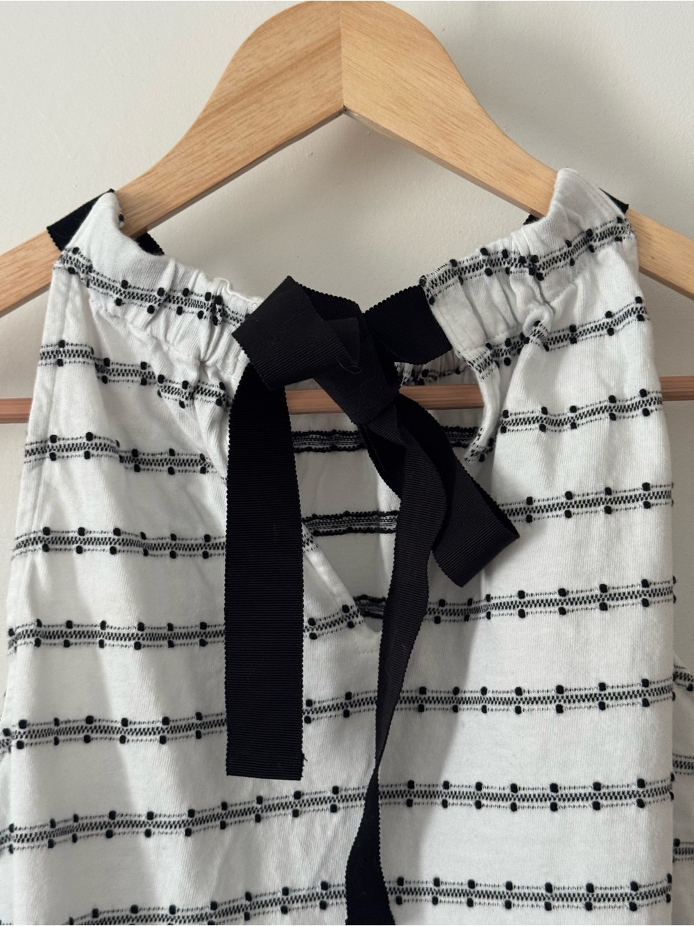 LOFT White Black Textured Stripe Sleeveless Blouse Size XS Bow Back Top - Picture 3 of 5